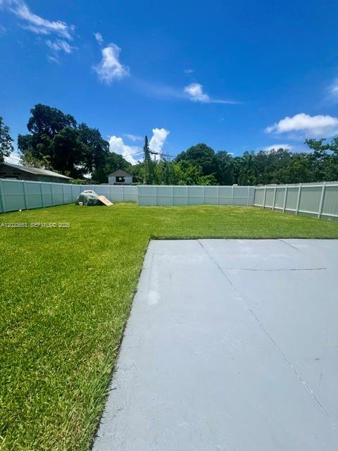 Building Photo - 12020 W Golf Dr