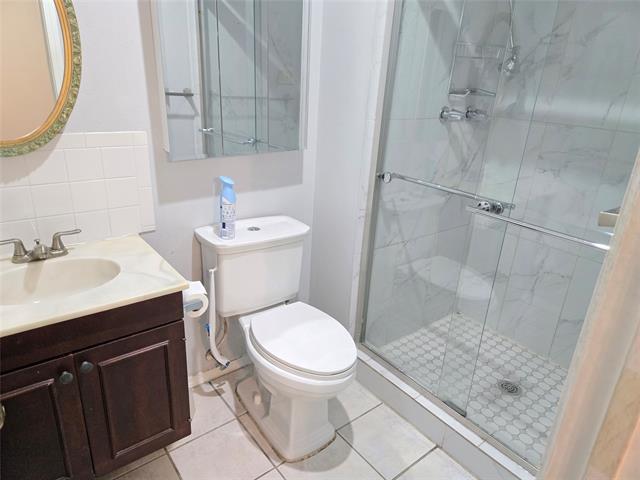 Building Photo - 610 Edelweiss Dr
