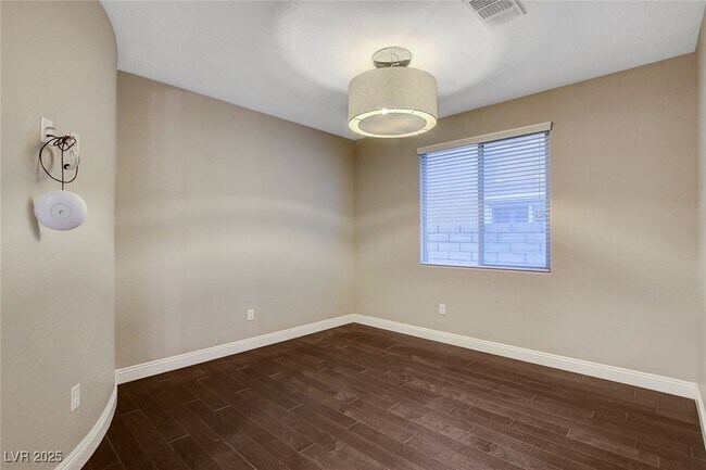 Building Photo - 12217 Nasino Ave