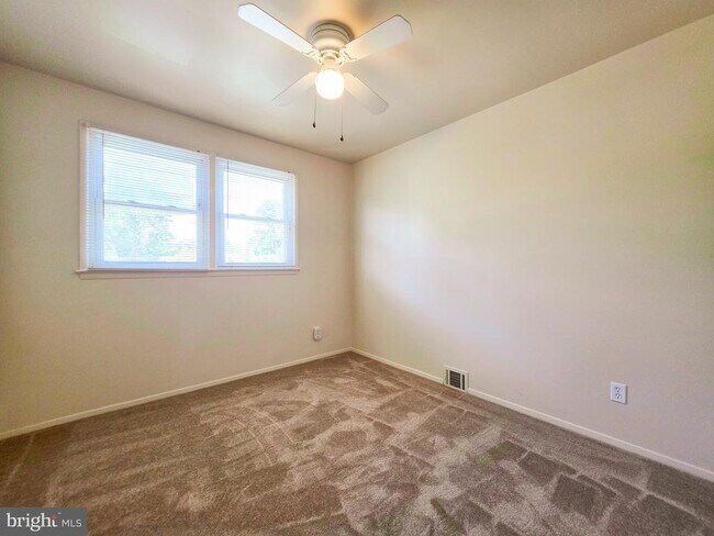 Building Photo - 7511 Elgar St