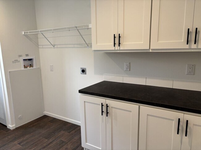 Building Photo - 352 Cimarron