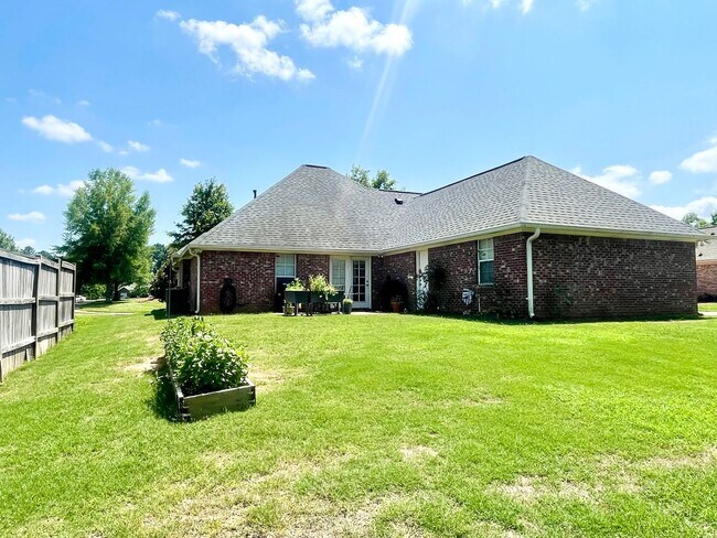 Building Photo - *MOVE IN SPECIAL* Beautiful Germantown School District Home in Ashbrooke