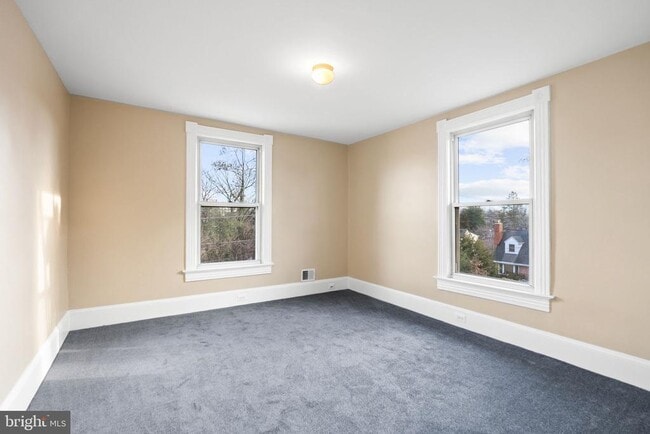 Building Photo - 10512 Warfield St