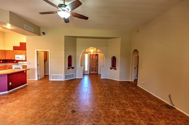 Building Photo - Silverado Hills