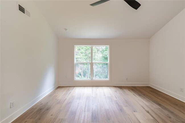 Building Photo - 2601 Garland Way