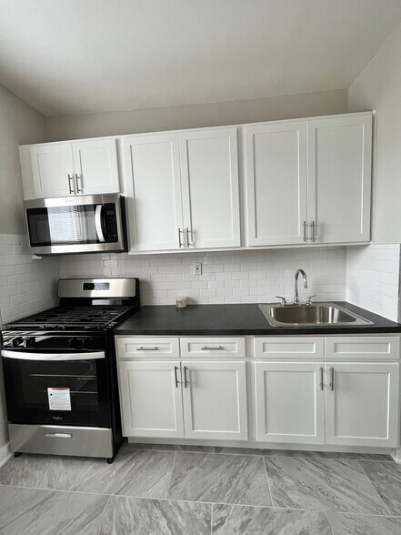 9 Bentley Ave 14 - 13 Bentley Ave