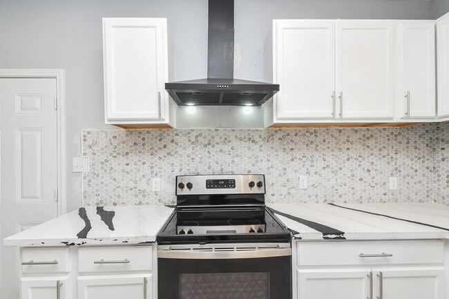 Building Photo - 10322 Rancho Bernardo Ln