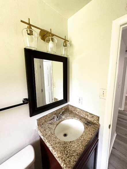 Building Photo - 620 Grantland Dr