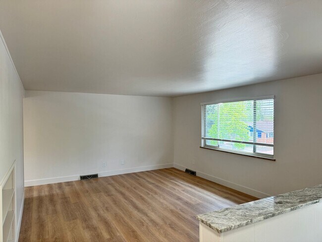 Building Photo - NEWLY REMODELED 3 Bed 2 Bath Home of Linden in Boulder-Available NOW!