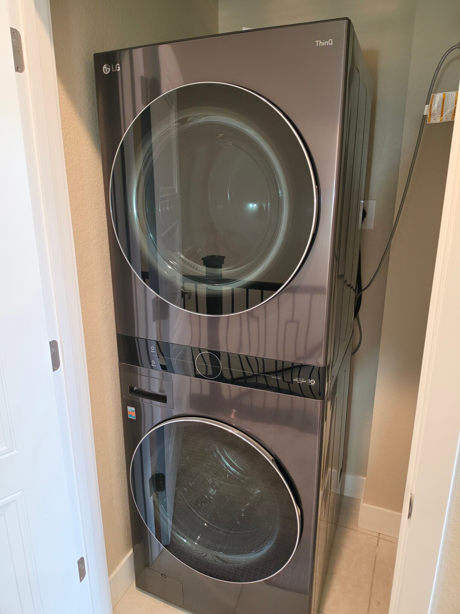 In unit washer/dryer - 2220 S McIntyre St