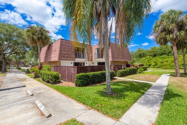 Building Photo - 2980 SW Sunset Trace Cir