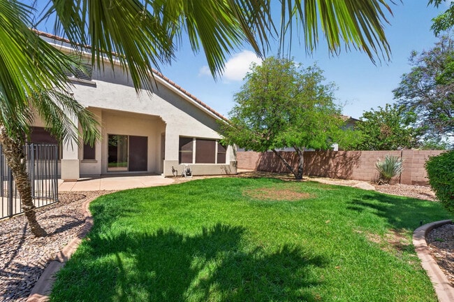 Building Photo - 4385 S Crosscreek Dr