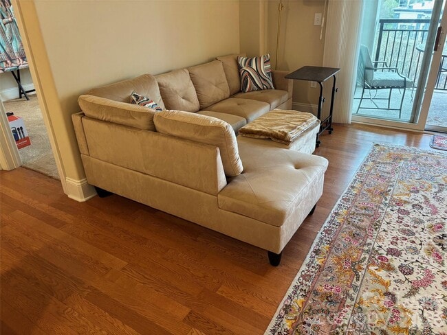 Building Photo - 4620 Piedmont Row Dr