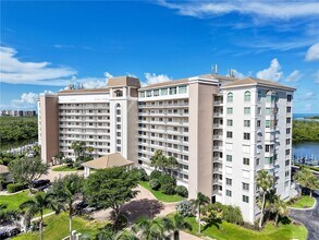 Building Photo - 13105 Vanderbilt Dr