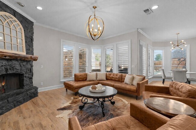 Building Photo - 1621 Hidden Bluff Ct