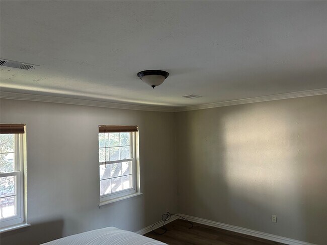 Building Photo - 1403 Blalock Rd