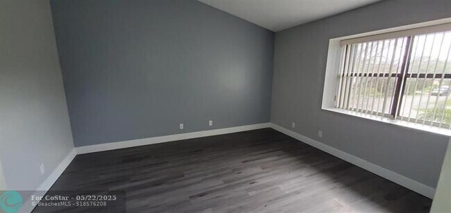Building Photo - 4707 NW 82nd Ave