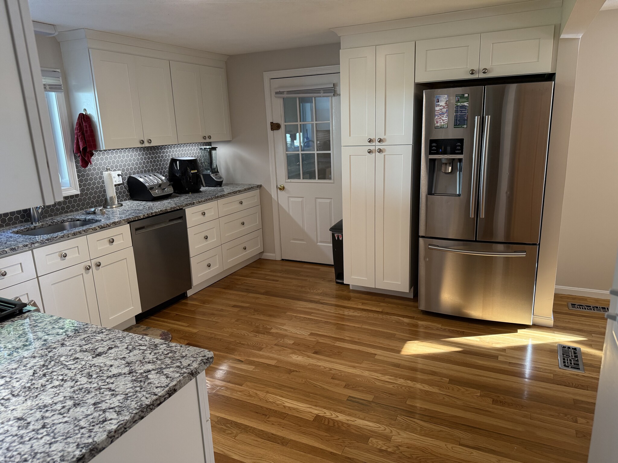 Kitchen/Mudroom entry - 2 Stonehedge Cir