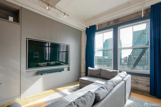 Building Photo - 2 Mint Plaza