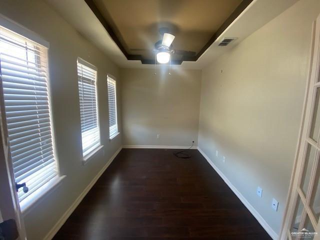 Building Photo - 609 River Point St
