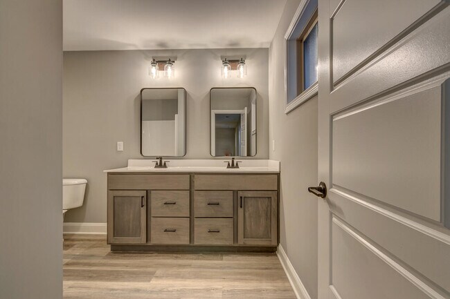 Building Photo - 187 Westwoods Dr