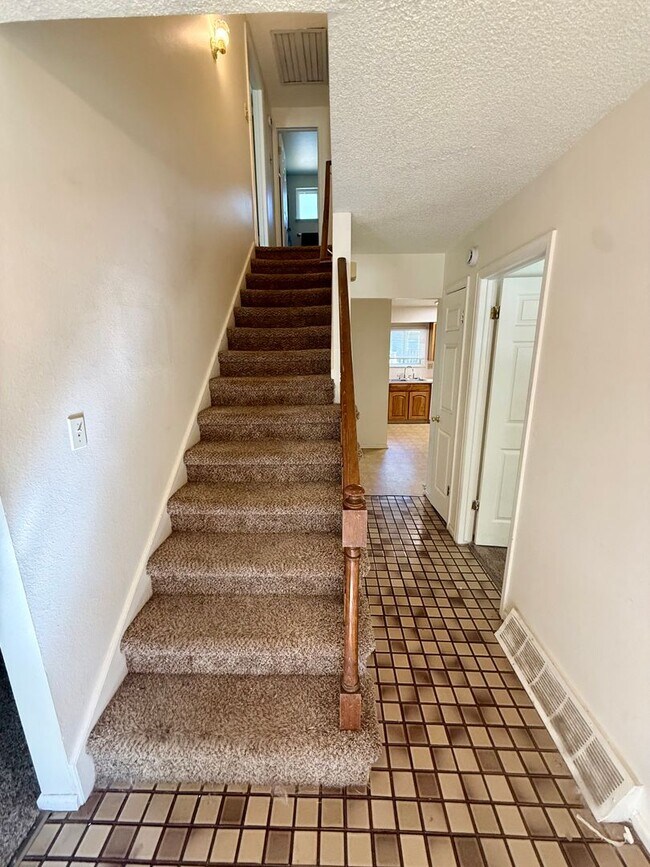 Building Photo - Spacious 4 Bed, 2.5 Bath Home in Fort Collins