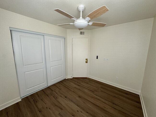 Building Photo - 15819 Antelope Dr