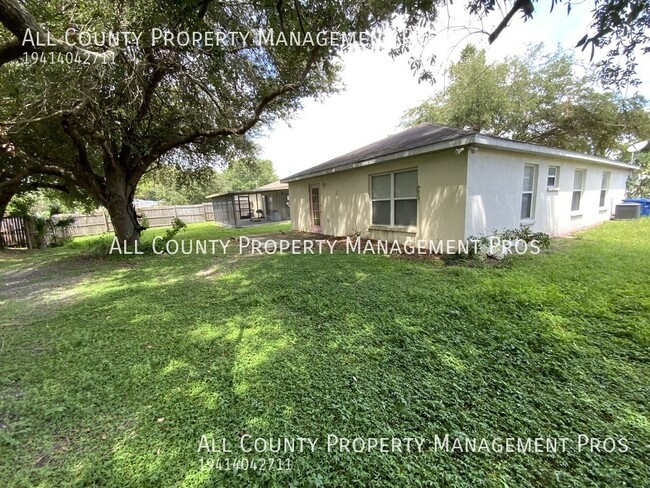 Building Photo - Spacious Central Sarasota Home, Central A/...