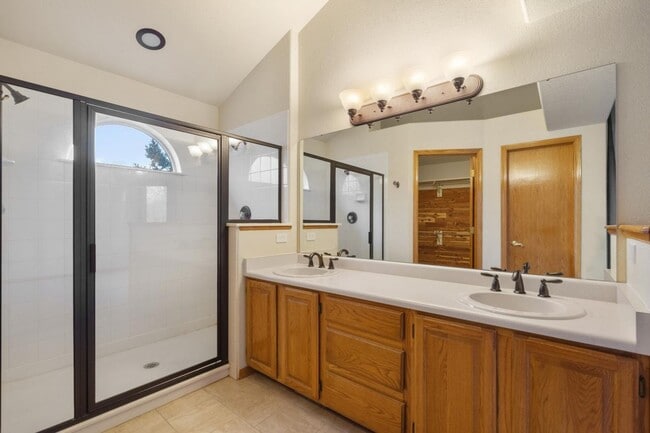 Building Photo - Enjoy the Best of Fort Collins!