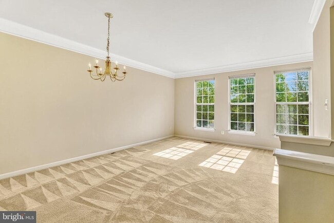 Building Photo - 13051 Park Crescent Cir