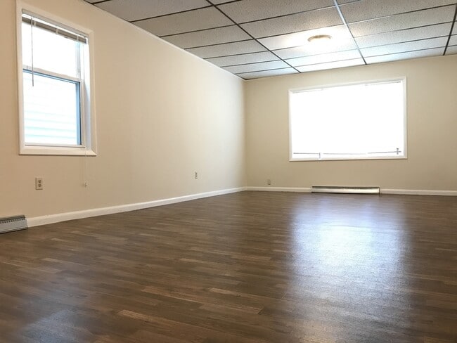 Building Photo - 109 Ford Ave
