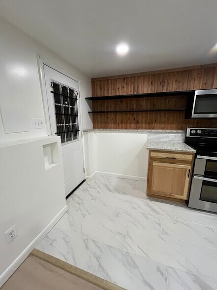 Building Photo - 9241 Pinenut Ct
