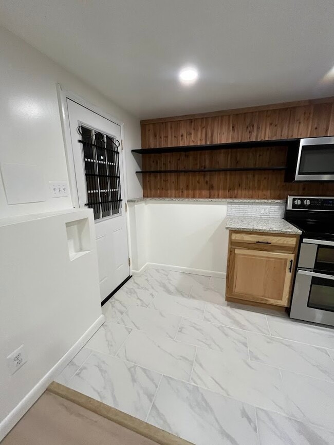 Building Photo - 9241 Pinenut Ct