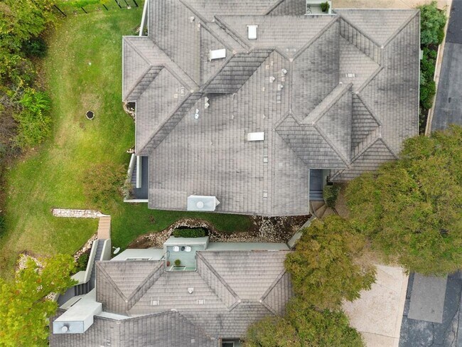 Building Photo - 4231 Westlake Dr