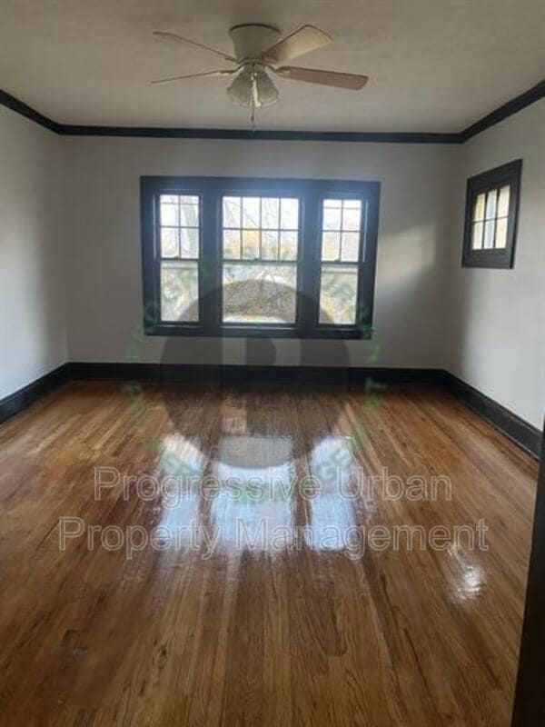 Building Photo - 1442 W 101st St
