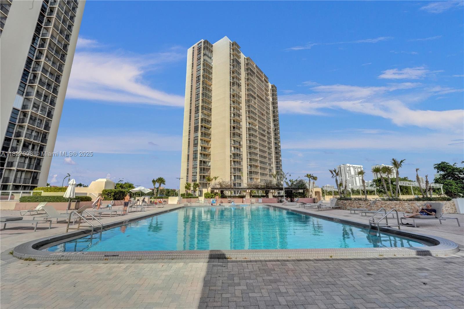 Building Photo - 20335 W Country Club Dr
