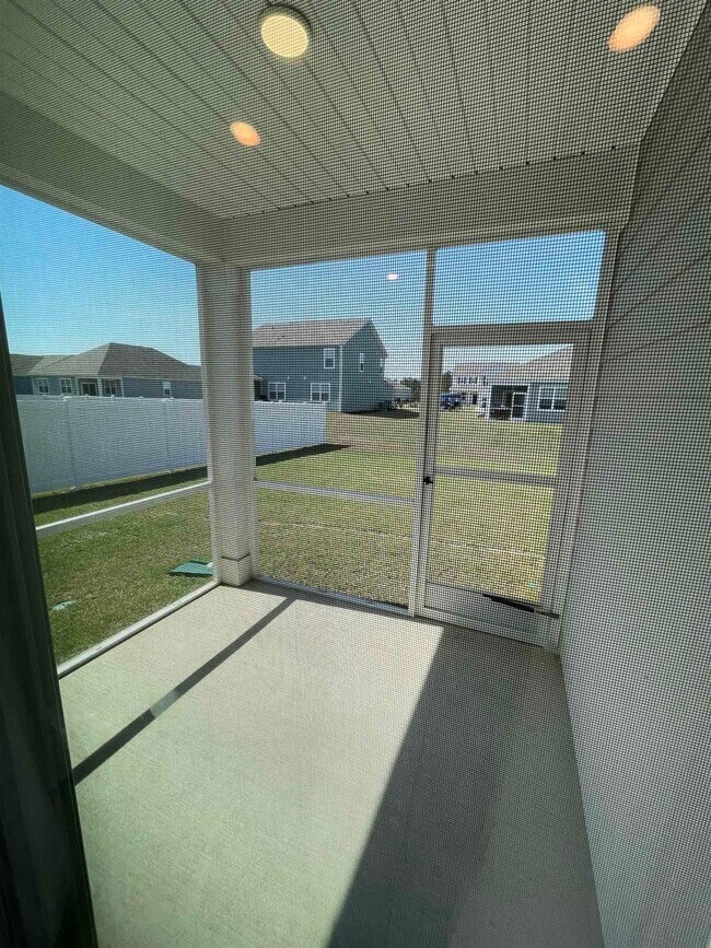 Building Photo - 5175 Yellowstone Dr