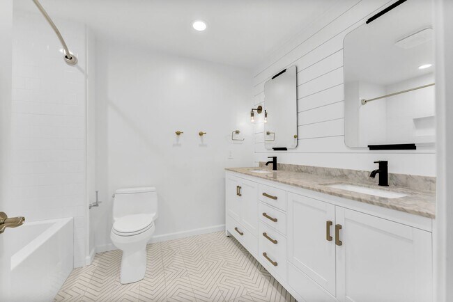 Building Photo - Interior Style you want, in the School zones you want, Plus Panoramic Views!