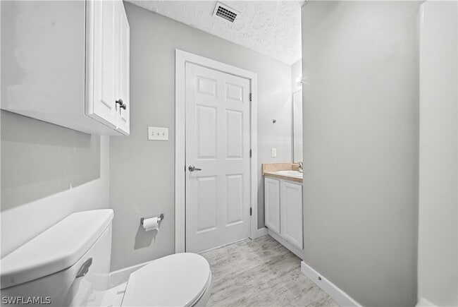 Building Photo - 286 Leawood Cir