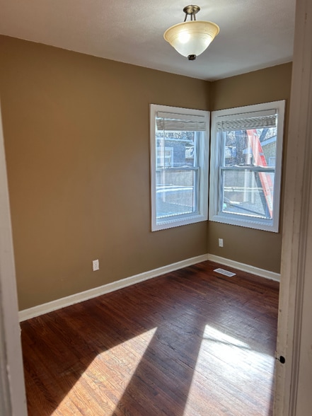 Building Photo - 1841 N Jeanette Ave