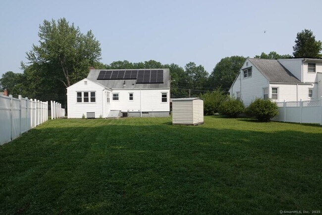 Building Photo - 7 Douglas Cir