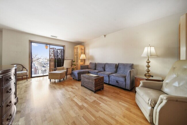 Building Photo - 1601 N 76th Ct