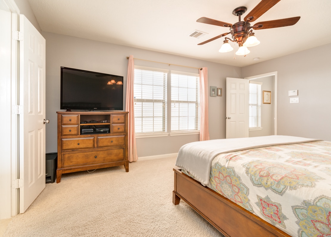 Master bedroom -now tile, no carpet. - 2635 Skyview Knoll Ct