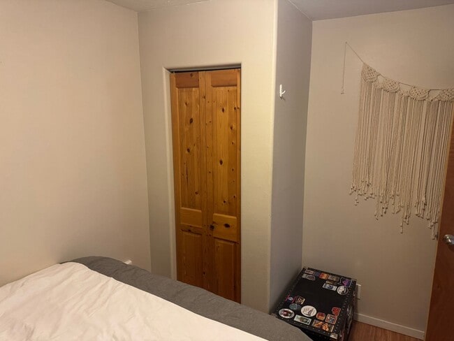 Building Photo - Great Single Level Home in Oakridge!