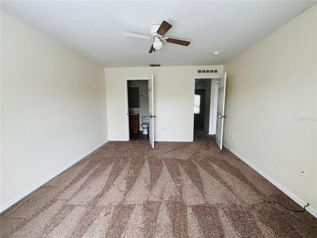 Building Photo - 102 Evergreen Dr