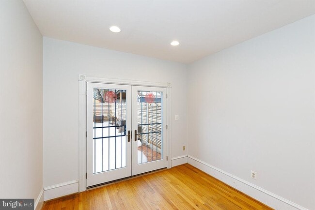 Building Photo - 809 Kentucky Ave SE