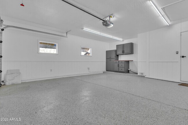 Building Photo - 931 S Toltec