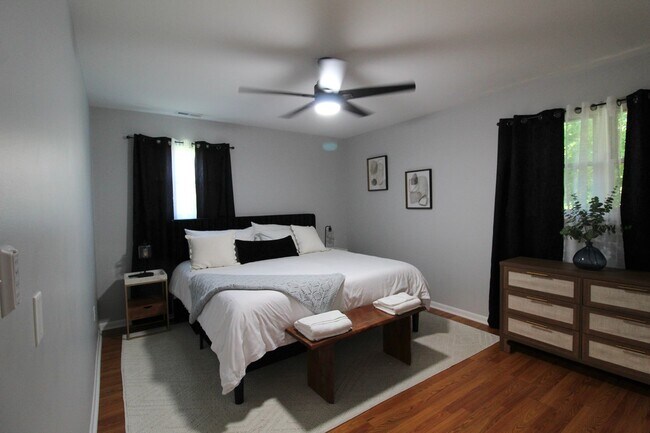Building Photo - Bright & Spacious 2-Bedroom Home in Massanutten