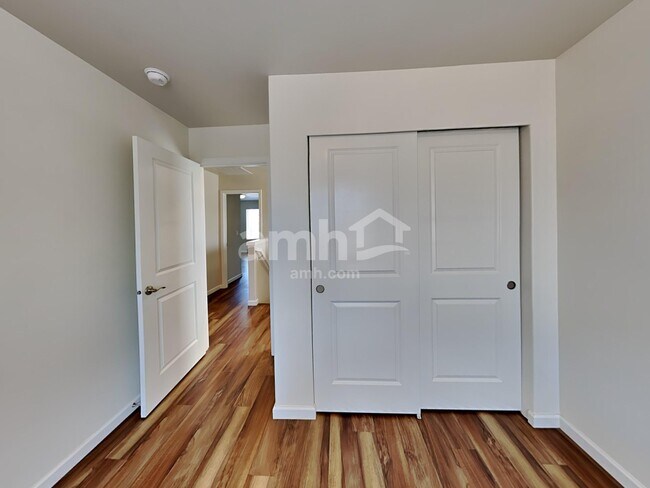 Building Photo - 2783 Moore St