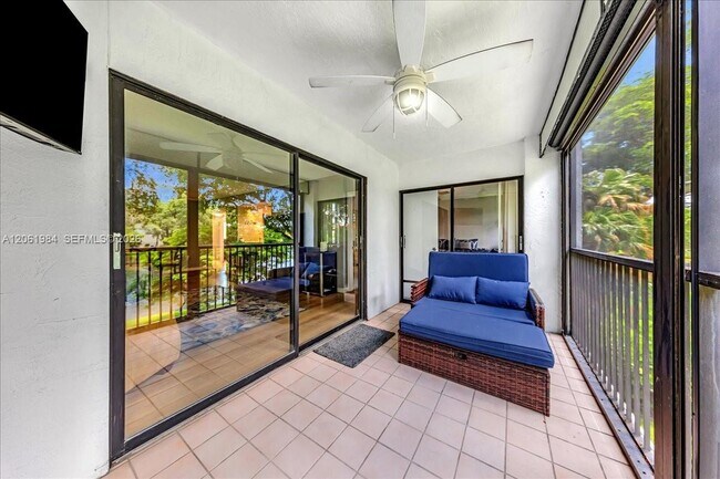 Building Photo - 2240 N Cypress Bend Dr